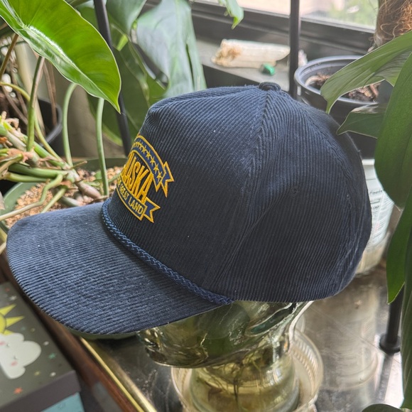 Vintage Corduroy Alaska The Great Land Navy Hat - Picture 3 of 6